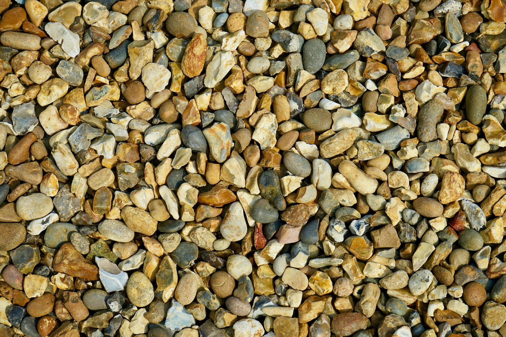 A Sticky Solution: Using Mulch Glue on Pea Gravel in Landscaping