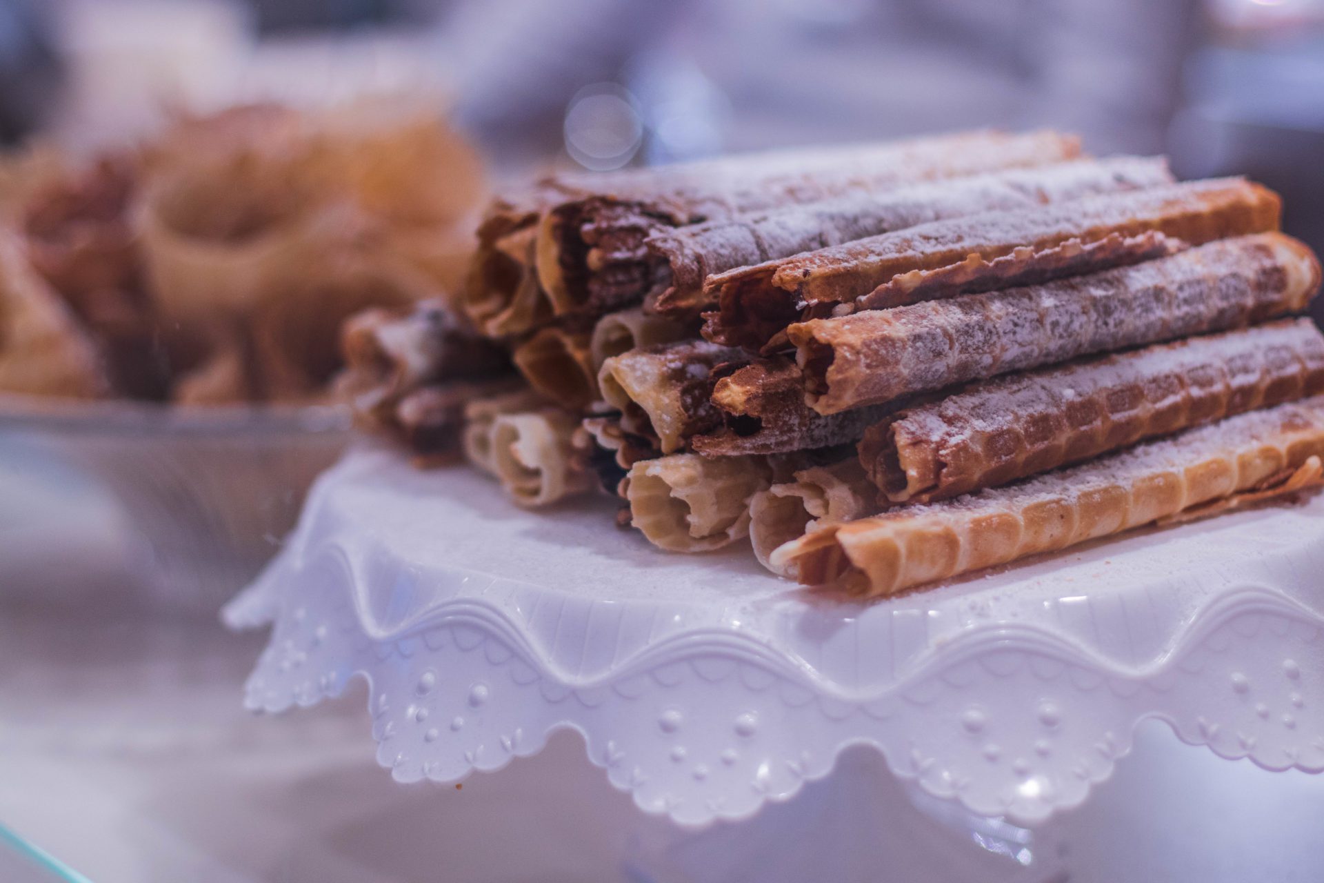 Unraveling Cinnamon: The Delightful Dichotomy of Taste, Benefits, and Conundrums